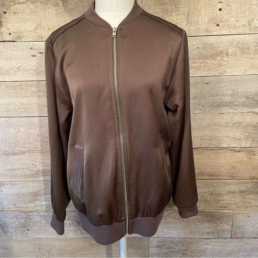 TopShop women's lightweight zip up green bomber jacket in size 4